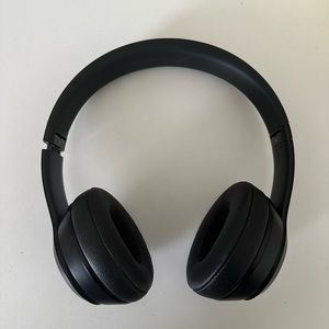 BEATS wireless solo 3